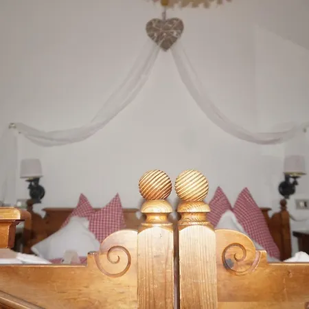 Holzer Hotel